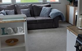 Bird'S Bay Cresswell Towers